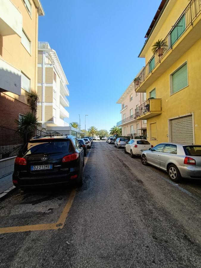 Residenza Topazio San Benedetto del Tronto Exterior foto
